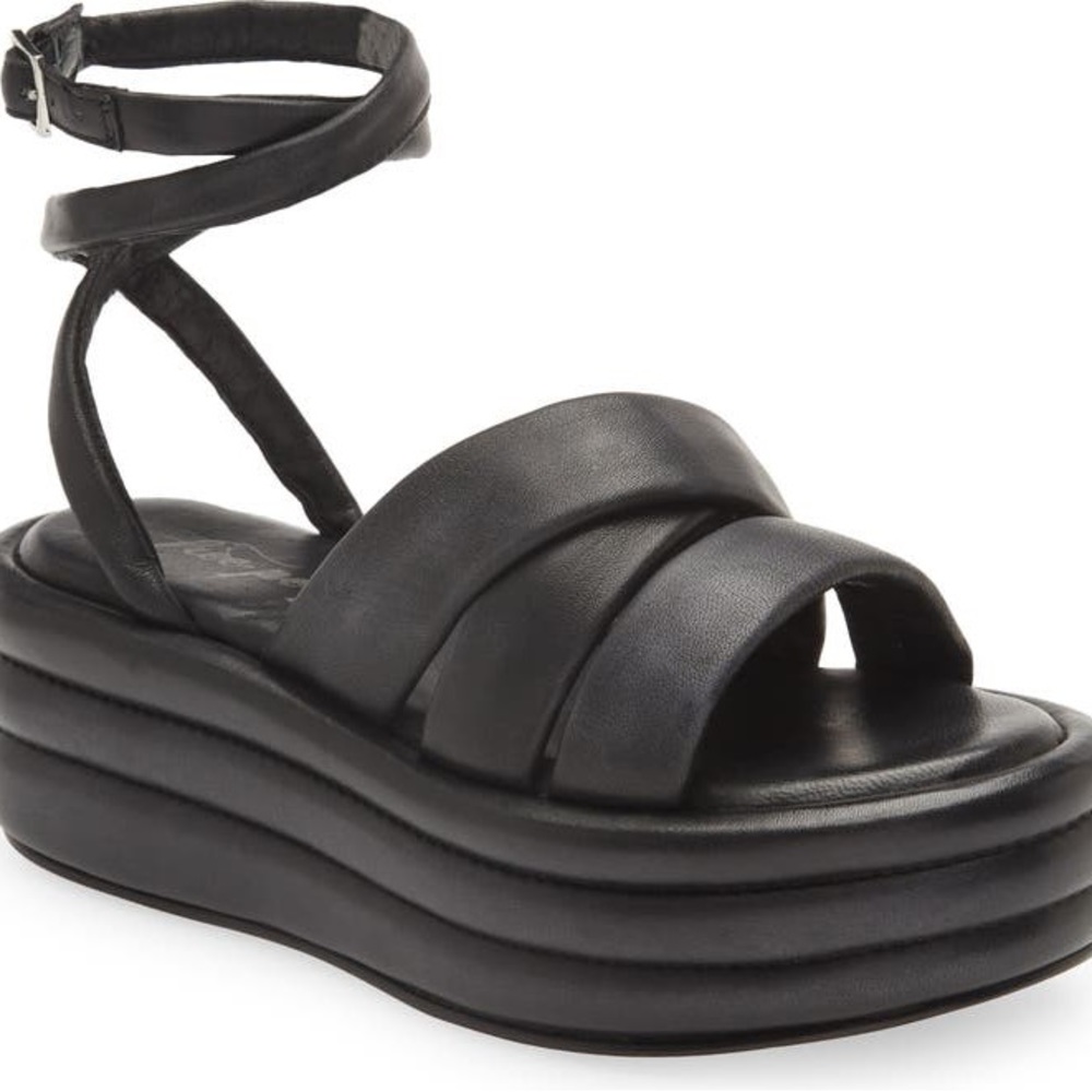 Free People NWOT Black Platform Sandal